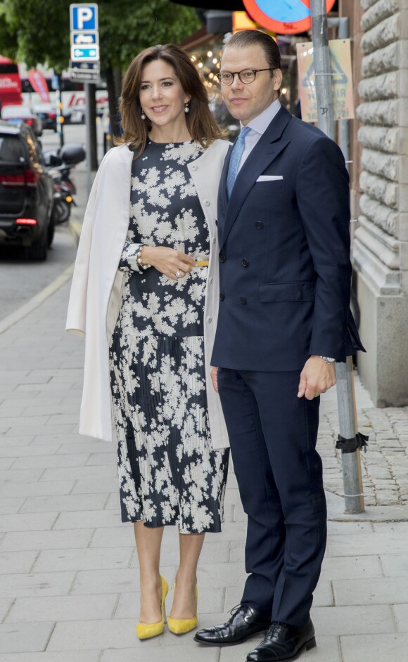 La princesse Mary de Danemark arrive à l'ambassade du Danemark avec le prince Daniel de Suède, à Stockholm, le 30 mai 2017