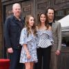 Noah Emmerich et Holly Taylor avec Keri Russell (en souliers Giuseppe Zanotti) et son compagnon Matthew Rhys - Keri Russell reçoit son étoile sur le Walk of Fame à Hollywood, le 30 mai 2017