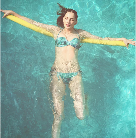 Frédérique Bel s'affiche en maillot de bain sur sa page Instagram le 31 mai 2017