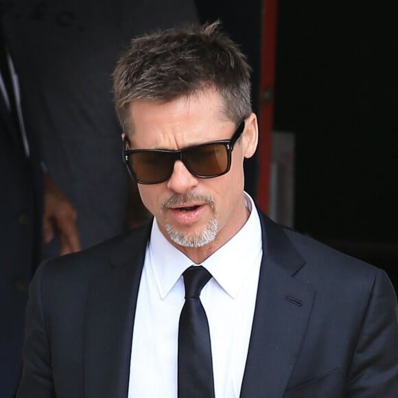 Brad Pitt est allé déjeuner au restaurant Craig après avoir assister aux funérailles de l'icône du grunge C. Cornell, qui s'était pendu dans sa chambre d'hôtel la semaine dernière à Los Angeles, le 26 mai 2017