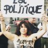 Elsa Wolinski manifeste seins nus à Paris, le 31 mai 2017, pour soutenir les Femen.