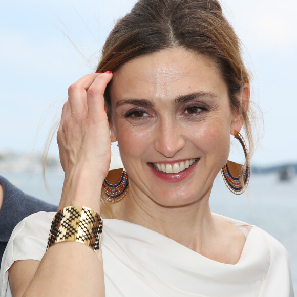 Semi-Exclusif - Julie Gayet lors d'une réunion pour un partenariat avec le Luxembourg pour la promotion du court-métrage à l'occasion du 70ème Festival International du Film de Cannes. Le 18 mai 2017 © Denis Guignebourg / Bestimage