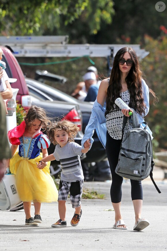 Exclusif - Megan Fox et son mari Brian Austin Green sont allés déjeuner avec leurs enfants Noah, Journey et Bodhi au restaurant Nobu à Malibu, le 22 mai 2017