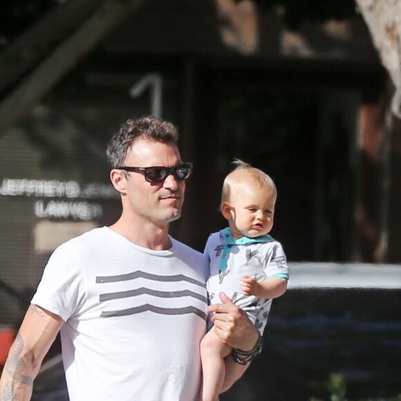 Exclusif - Megan Fox et son mari Brian Austin Green sont allés déjeuner avec leurs enfants Noah, Journey et Bodhi au restaurant Nobu à Malibu, le 22 mai 2017