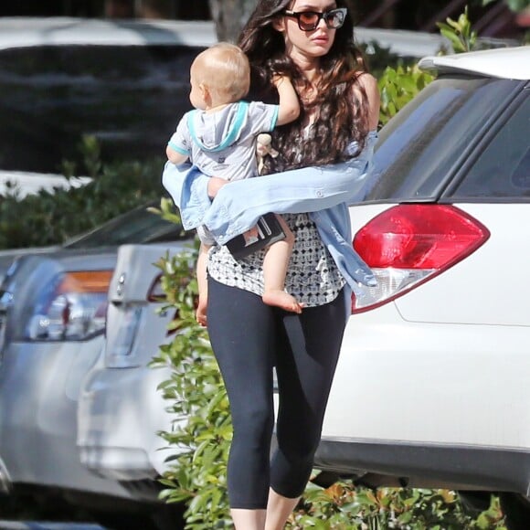 Exclusif - Megan Fox et son mari Brian Austin Green sont allés déjeuner avec leurs enfants Noah, Journey et Bodhi au restaurant Nobu à Malibu, le 22 mai 2017