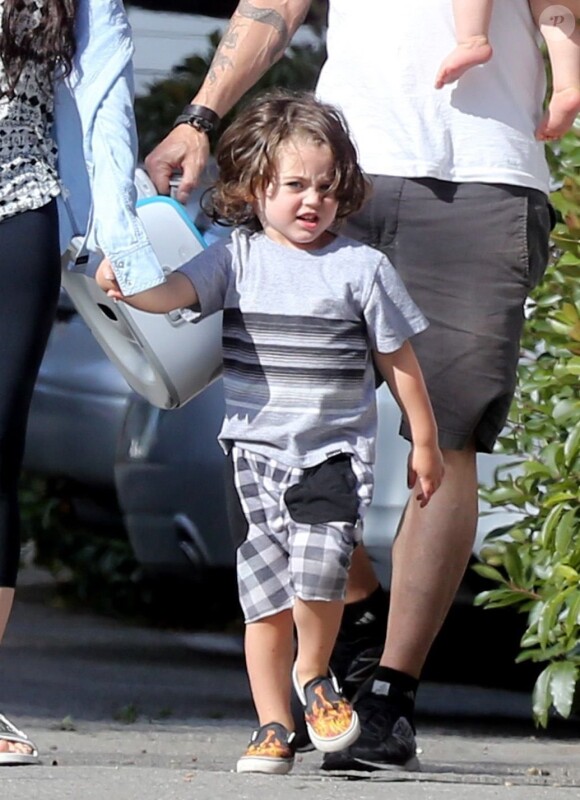 Exclusif - Megan Fox et son mari Brian Austin Green sont allés déjeuner avec leurs enfants Noah, Journey et Bodhi au restaurant Nobu à Malibu, le 22 mai 2017
