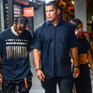 Kylie Jenner et son compagnon Travis Scott à Miami, le 6 juin 2017