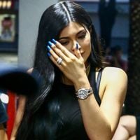 Kylie Jenner : Abdos à l'air et gros diamants pour une sortie avec Travis Scott