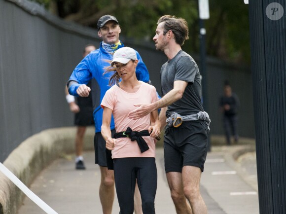 Exclusif - Pippa Middleton, son mari James Matthews et leur coach font un jogging à Sydney, en Australie. Le 31 mai 2017.