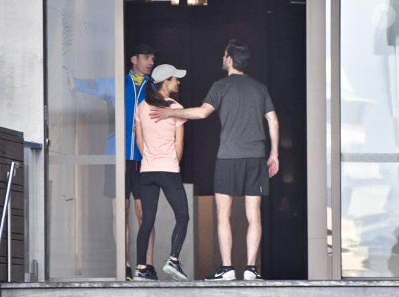 Exclusif - Pippa Middleton, son mari James Matthews et leur coach font un jogging à Sydney, en Australie. Le 31 mai 2017.
