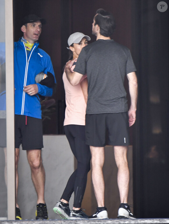 Exclusif - Pippa Middleton, son mari James Matthews et leur coach font un jogging à Sydney, en Australie. Le 31 mai 2017.