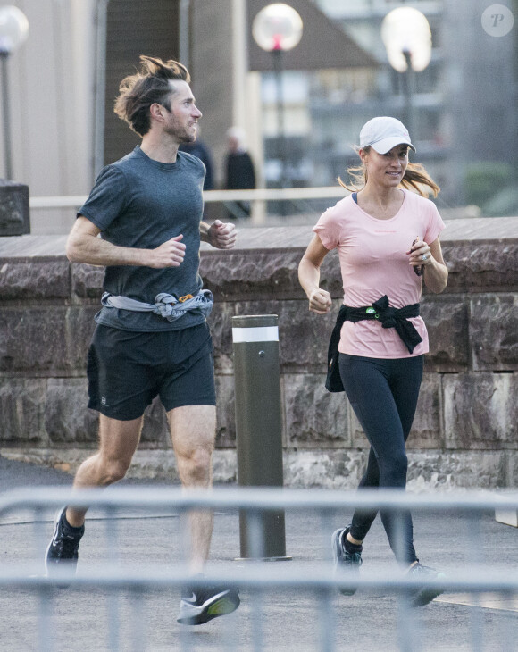 Exclusif - Pippa Middleton, son mari James Matthews et leur coach font un jogging à Sydney, en Australie. Le 31 mai 2017.