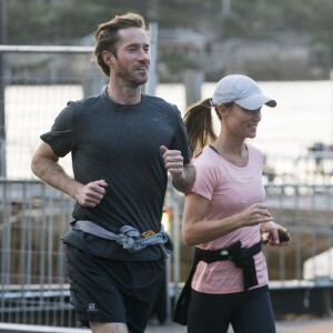 Exclusif - Pippa Middleton, son mari James Matthews et leur coach font un jogging à Sydney, en Australie. Le 31 mai 2017.