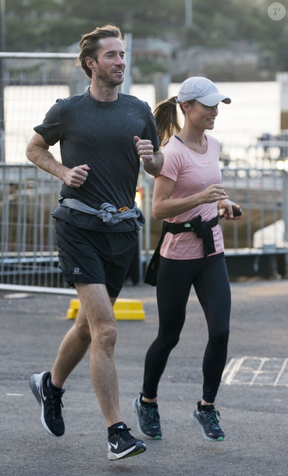 Exclusif - Pippa Middleton, son mari James Matthews et leur coach font un jogging à Sydney, en Australie. Le 31 mai 2017.
