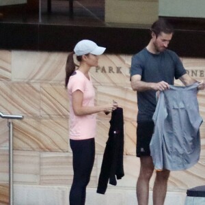 Exclusif - Pippa Middleton, son mari James Matthews et leur coach font un jogging à Sydney, en Australie. Le 31 mai 2017.