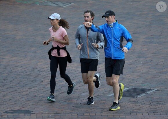 Exclusif - Pippa Middleton, son mari James Matthews et leur coach font un jogging à Sydney, en Australie. Le 31 mai 2017.