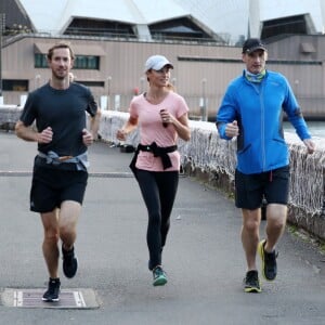 Exclusif - Pippa Middleton, son mari James Matthews et leur coach font un jogging à Sydney, en Australie. Le 31 mai 2017.