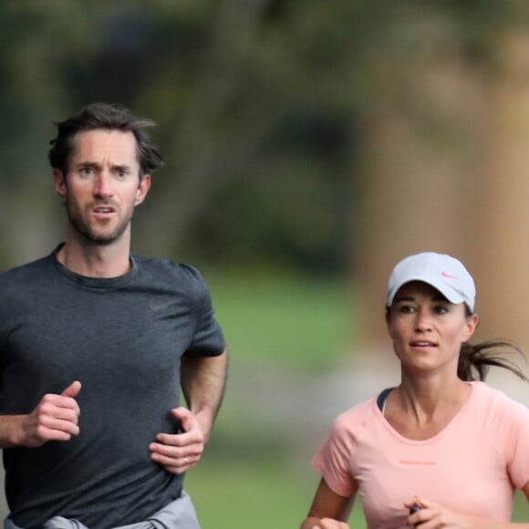 Exclusif - Pippa Middleton, son mari James Matthews et leur coach font un jogging à Sydney, en Australie. Le 31 mai 2017.