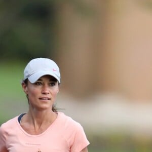 Exclusif - Pippa Middleton, son mari James Matthews et leur coach font un jogging à Sydney, en Australie. Le 31 mai 2017.