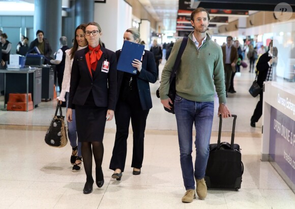 Pippa Middleton et James Matthew arrivent à l'aéroport de Sydney, le 1er juin 2017.