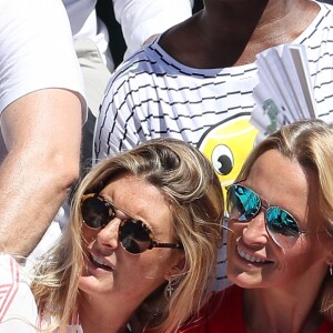 Emilie Fillion Girault, Estelle Lefébure et sa fille Emma Smet assistent à la finale simple dames de Roland-Garros. Paris, le 10 juin 2017. © Dominique Jacovides - Cyril Moreau/ Bestimage