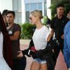 Hailey Baldwin quitte un hôtel à Miami, le 9 juin 2017.