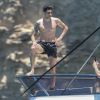 Exclusif - Le joueur de football international espagnol qui évolue au poste de défenseur central au Borussia Dortmund, Marc Bartra en vacances sur un yacht avec des amis à Ibiza le 13 juin 2017.