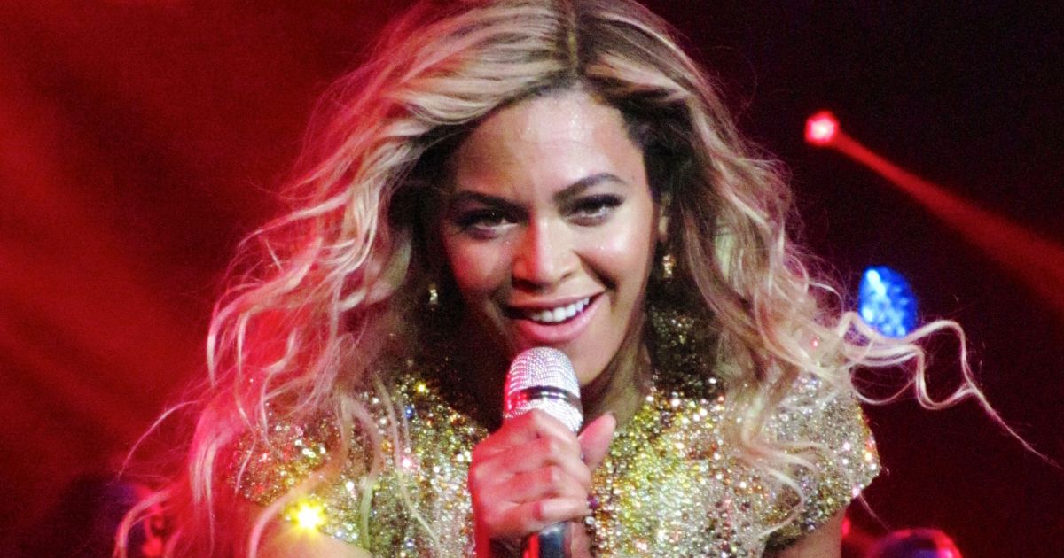 Beyoncé en concert à l'Arena O2 de Londres dans le cadre du Mrs. Carter ...