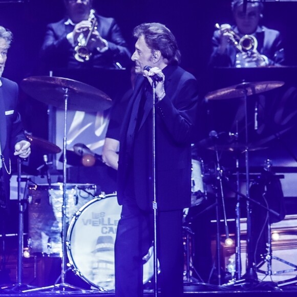 Eddy Mitchell, Johnny Hallyday et Jacques Dutronc - Premier concert "Les Vieilles Canailles" au stade Pierre Mauroy à Lille. Le trio sera en concert à Paris à l'Accorhotels Arena Popb Bercy le 24 juin, et sera retransmis en direct sur TF1 en Prime Time. Lille, le 10 juin 2017 © Andre.D / Bestimage