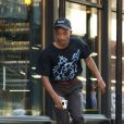 Jaden Smith fait du skateboard dans la rue à New York le 12 juin 2017. © CPA / Bestimage
