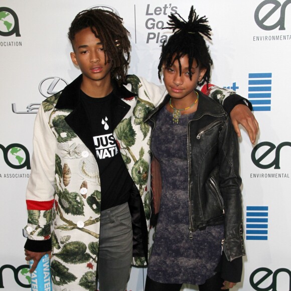Willow Smith et Jaden Smith - Célébrités arrivant au 26ème EMA Awards au studio de la Warner à Burbank le 22 octobre 2016.