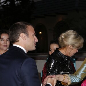 Le président de la République française Emmanuel Macron, sa femme la première dame française Brigitte Macron (Trogneux) sont accueillis par le roi Mohammed VI du Maroc, sa femme la princesse Lalla Salma du Maroc, leur fille la princesse Llala Khadija du Maroc et ses soeurs les princesses Lalla Meryem, Lalla Hasnaa et Lalla Hasma lors du Ftour (repas de rupture du jeûne) offert par le roi Mohammed VI du Maroc en leur honneur du couple présidentiel français à Rabat, le 14 juin 2017, lors de la visite privée du couple présidentiel. © Abdeljalil Bounhar/Pool/Bestimage