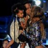 Beyonce Knowles, Jay Z et leur fille Blue Ivy sur la scène des MTV Video Music Awards, à Los Angeles, le 24 août 2014.