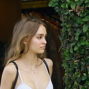 Exclusif - Lily-Rose Depp fait du shopping à West Hollywood, le 7 juin 2017.