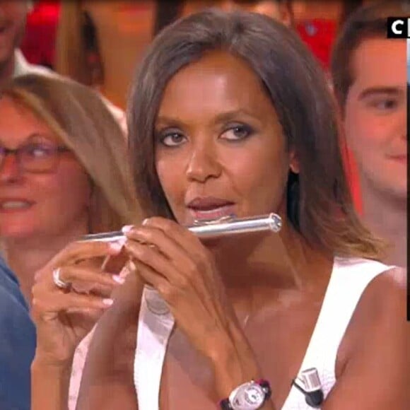 Karine Le Marchand invitée de Cyril Hanouna dans Touche pas à mon poste (C8) le 19 juin 2017 à l'occasion du lancement de la saison 12 de L'amour est dans le pré (M6).