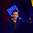 Exclusif - Alex Beaupain - Concert caritatif "Urgence Tchétchénie" pour venir en aide à la communauté homosexuelle persécutée depuis des mois en Tchétchénie au Palace à Paris. Le concert sera retransmis sur CStar mercredi 21 juin. Le 19 juin 2017 © Giancarlo Gorassini / Bestimage