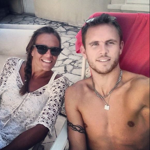 Laure Manaudou pose avec son grand frère Nicolas sur Instagram le 5 août 2014.