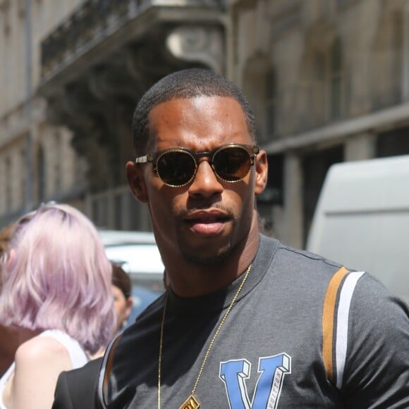 Victor Cruz - Arrivées au défilé de mode Louis Vuitton Hommes printemps-été 2018 au Palais Royal à Paris, le 22 juin 2017. © CVS/Veeren/Bestimage