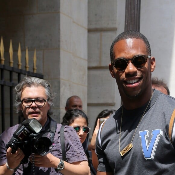 Victor Cruz - Arrivées au défilé de mode Louis Vuitton Hommes printemps-été 2018 au Palais Royal à Paris, le 22 juin 2017. © CVS/Veeren/Bestimage