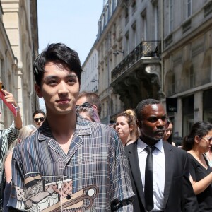 Xu Weizhou - Arrivées au défilé de mode Louis Vuitton Hommes printemps-été 2018 au Palais Royal à Paris, le 22 juin 2017. © CVS/Veeren/Bestimage