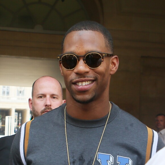 Victor Cruz - Sorties du défilé de mode Louis Vuitton Hommes printemps-été 2018 au Palais Royal à Paris, le 22 juin 2017. © CVS/Veeren/Bestimage