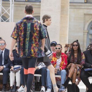 Michael Burke, le rappeur Tyga, Naomi Campbell et guest - People en front row au défilé de mode Louis Vuitton Hommes printemps-été 2018 au Palais Royal à Paris, le 22 juin 2017. © Olivier Borde/Bestimage