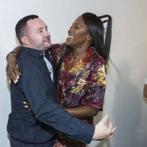 Le styliste Kim Jones et Naomi Campbell - Backstage du défilé de mode Louis Vuitton Hommes printemps-été 2018 au Palais Royal à Paris. Le 22 juin 2017. © Olivier Borde / Bestimage