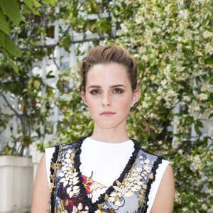 Photocall de Emma Watson (robe Louis Vuitton) à l'hôtel Le Bristol Paris le 22 juin 2017. © Pierre Perusseau / Bestimage