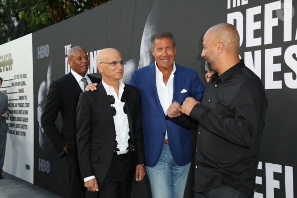 Dr. Dre, Jimmy Iovine, Richard Plepler et Allen Hughes à l'avant-première de The Defiant Ones de HBO au Studio Paramount, à Los Angeles, le 22 juin 2017.
