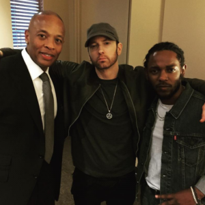 Eminem (Marshall Mathers III) entouré de Dr. Dre et Kendrick Lamar le 22 juin 2017 à Los Angeles lors de l'avant-première du documentaire HBO The Defiant Ones. Photo Instagram Eminem.