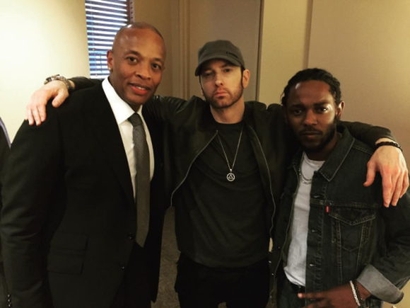 Eminem (Marshall Mathers III) entouré de Dr. Dre et Kendrick Lamar le 22 juin 2017 à Los Angeles lors de l'avant-première du documentaire HBO The Defiant Ones. Photo Instagram Eminem.