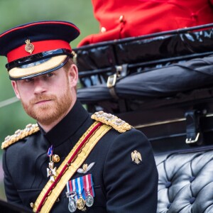 Le prince Harry avec la famille royale britannique lors de la parade "Trooping the colour" à Londres le 17 juin 2017.