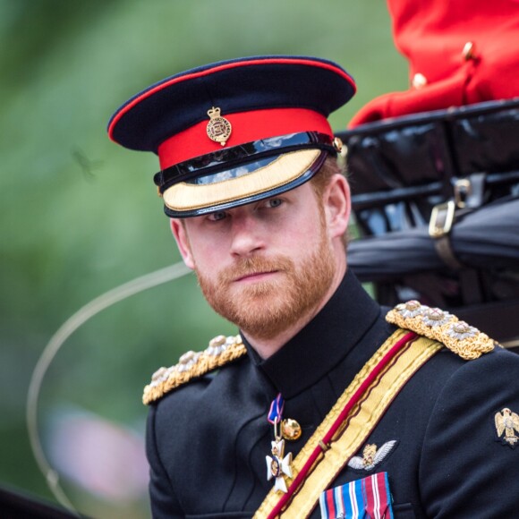 Le prince Harry avec la famille royale britannique lors de la parade "Trooping the colour" à Londres le 17 juin 2017.