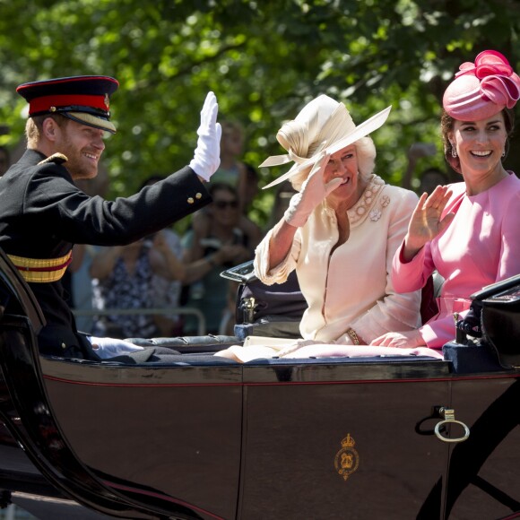 Le prince Harry avec la famille royale britannique lors de la parade "Trooping the colour" à Londres le 17 juin 2017.